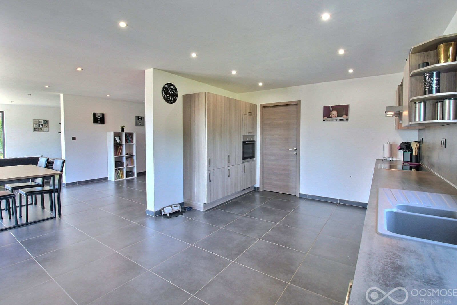 Villa de 2013 avec garage et terrain  - 0 0010-2
