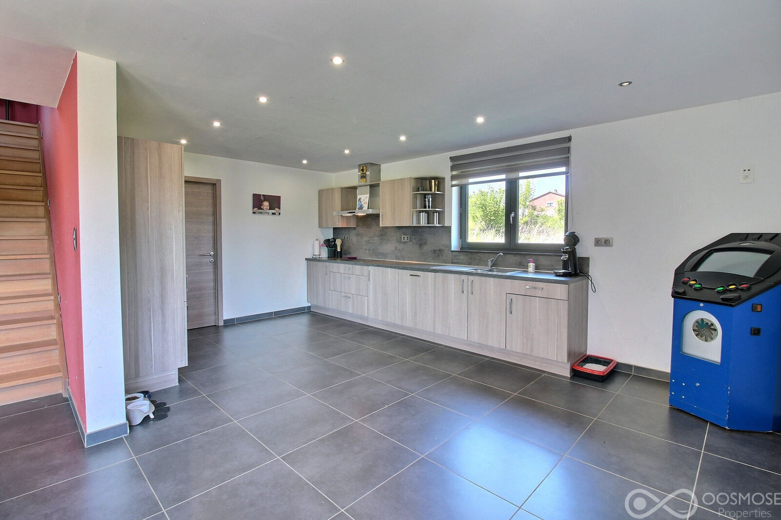 Villa de 2013 avec garage et terrain  - 0 0009-2