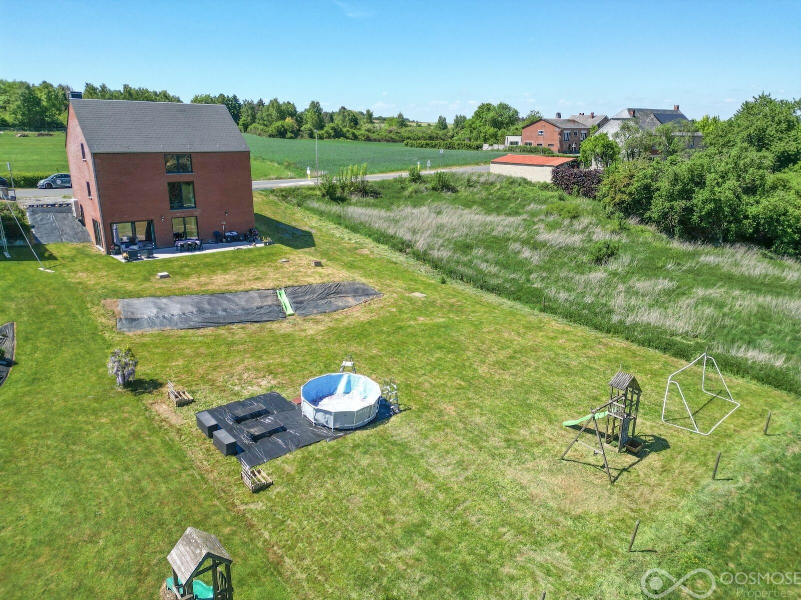 Villa de 2013 avec garage et terrain  - Dji 0495-2