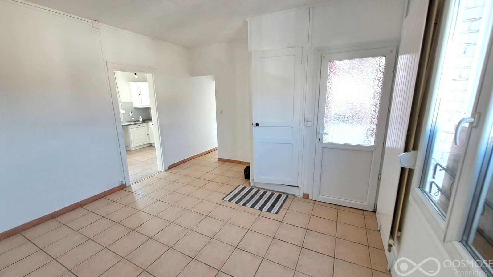 Maison rénovée avec garage et jardin - 7