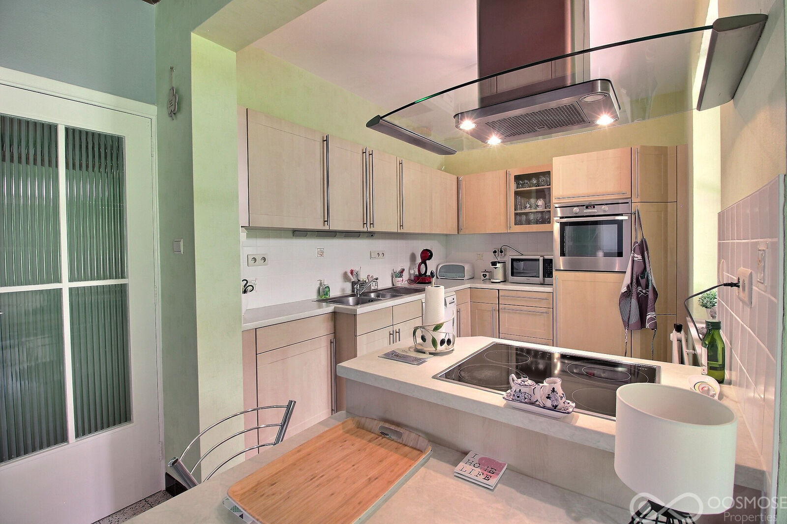 Villa 3-4 ch sur 7a 31ca  - 0 0012-2