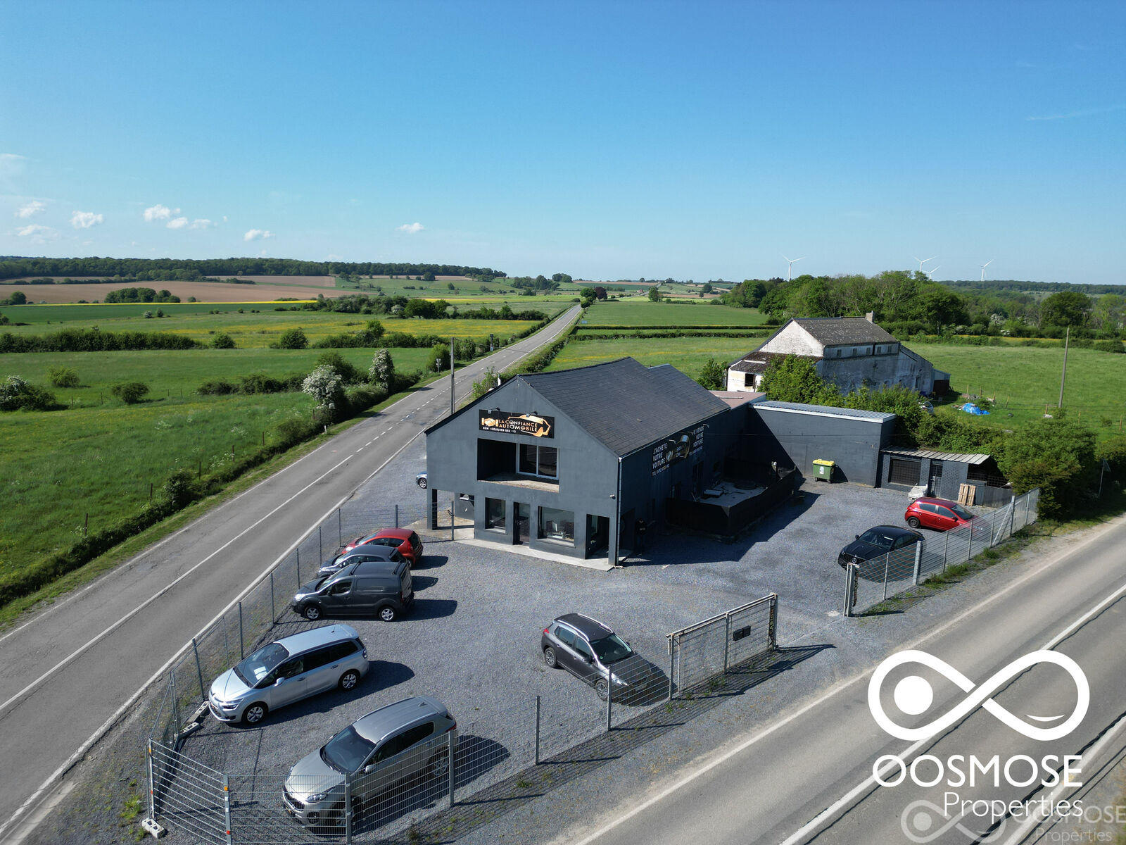 Immeuble mixte garage, showroom, atelier, appartement - Dji 0444-2