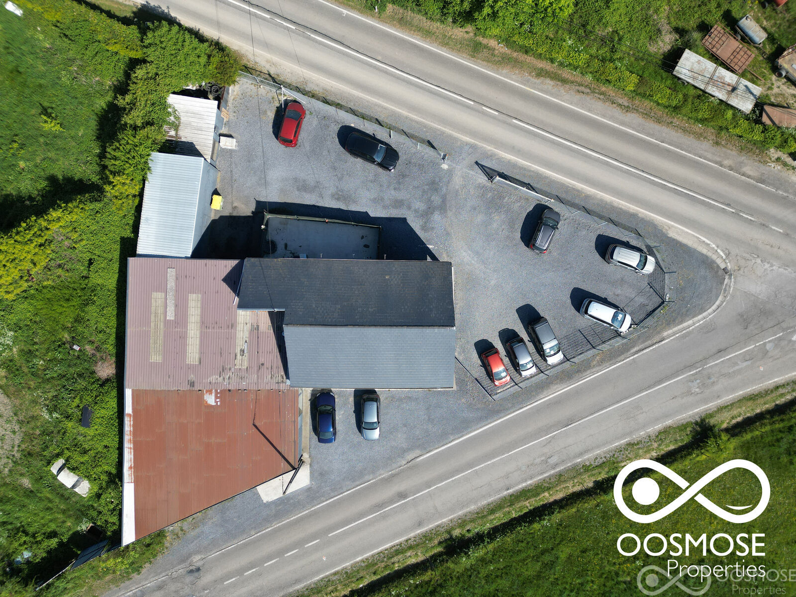 Immeuble mixte garage, showroom, atelier, appartement - Dji 0450-2