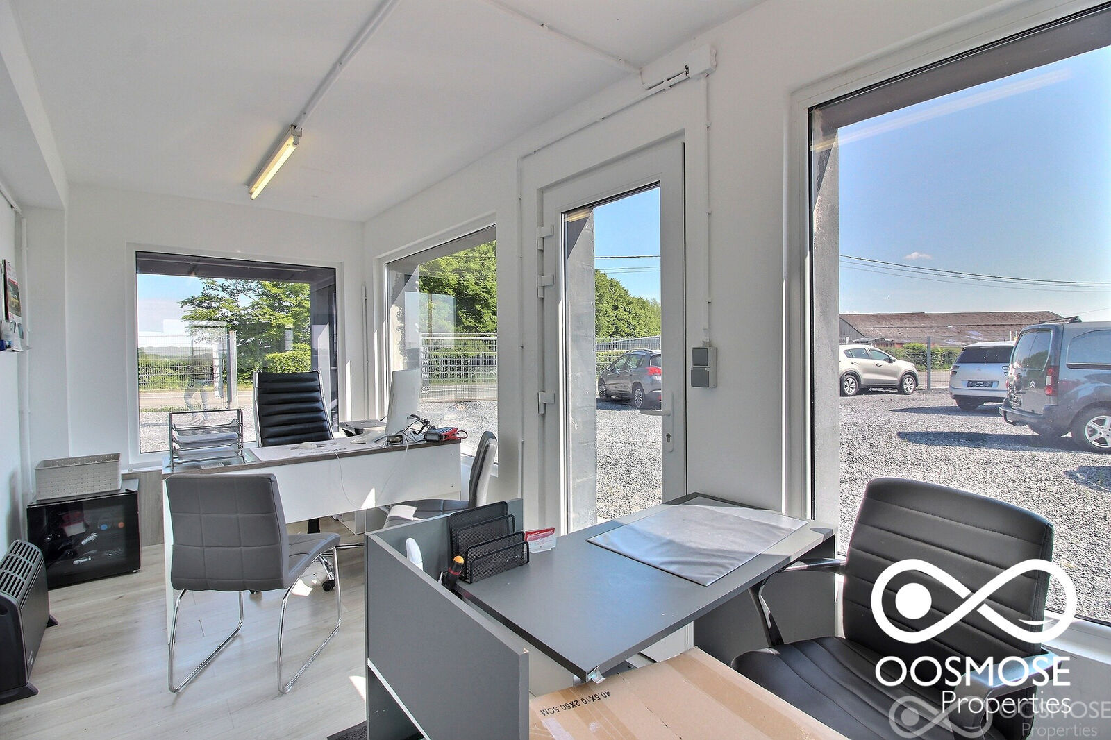 Immeuble mixte garage, showroom, atelier, appartement - Exposio 132342792-2