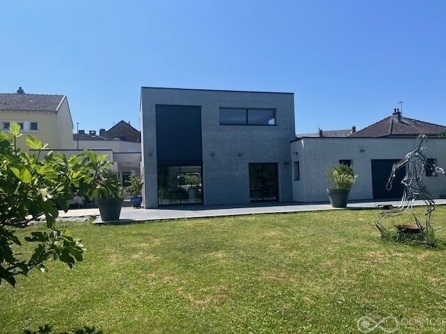 Exceptionelle maison d'architecte dans un havre de paix - Maison-derriere1