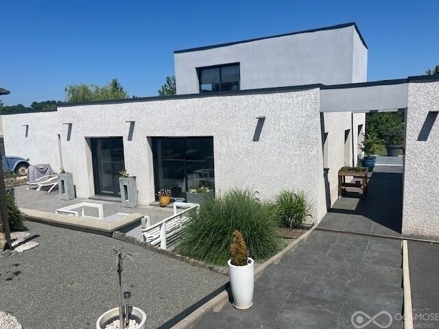 Exceptionelle maison d'architecte dans un havre de paix - Maison-devant2