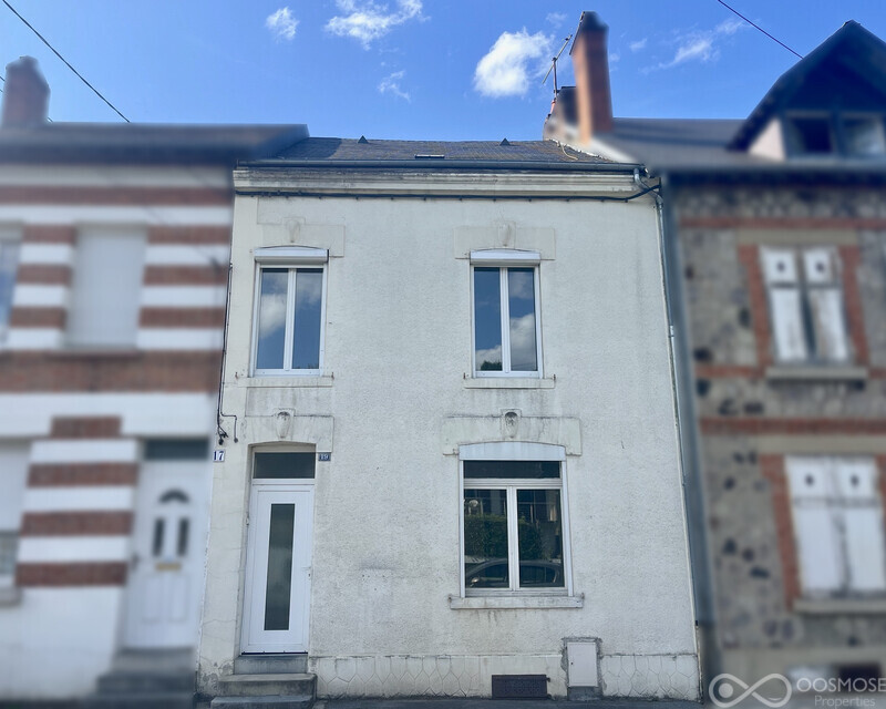 Charmante maison avec jardin et vue sur La Meuse - Facade flou