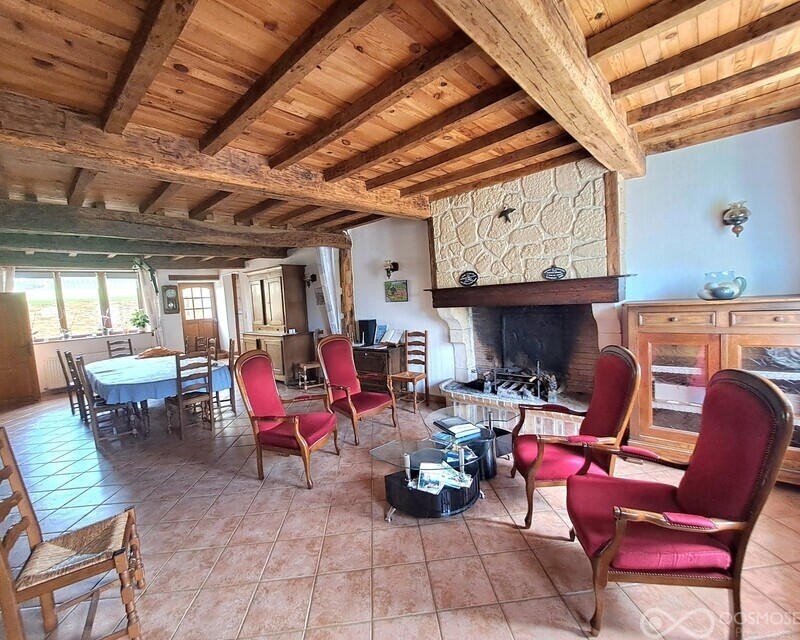Maison d'hôtes de 12 pièces sur 294 m² avec jardin et dépendances - 20240507 165447