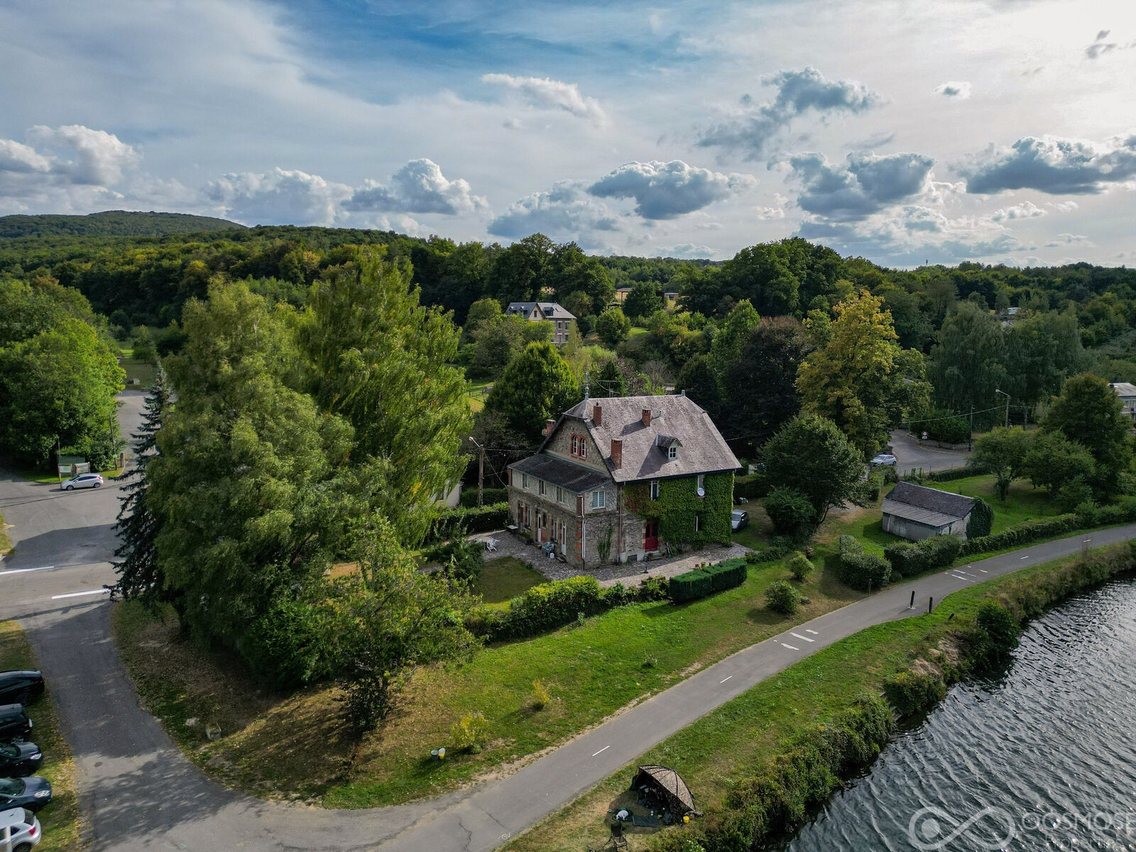 Propriété d'exception au bord de la Meuse avec une vue panoramique - Final-07
