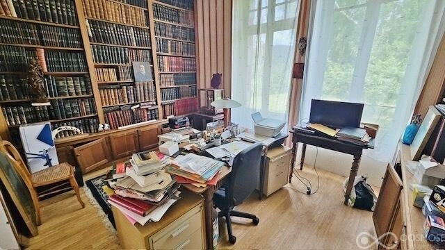 Propriété d'exception au bord de la Meuse avec une vue panoramique - Bureau