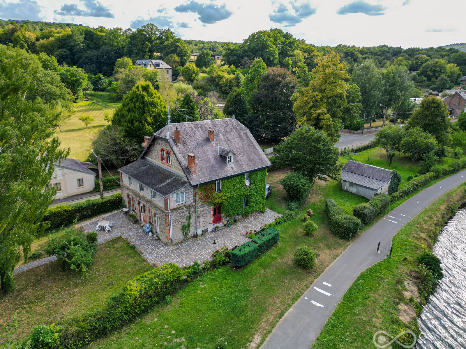 Propriété d'exception au bord de la Meuse avec une vue panoramique - Final-05