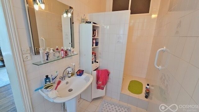 Propriété d'exception au bord de la Meuse avec une vue panoramique - Sdb1