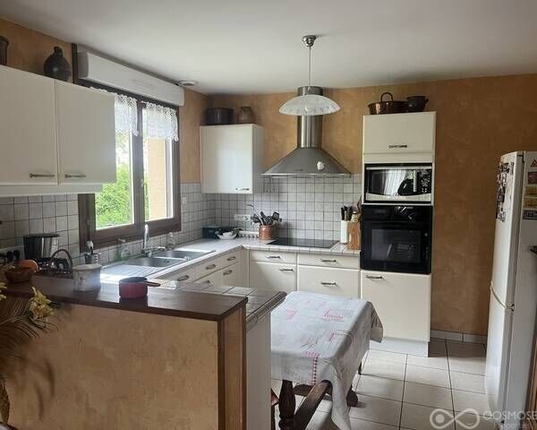 Beau pavillon individuel avec un grand jardin - Cuisine1