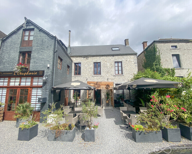 Restaurant (46 + 40 couverts) + logement sur 32 ares - Img 2502-2