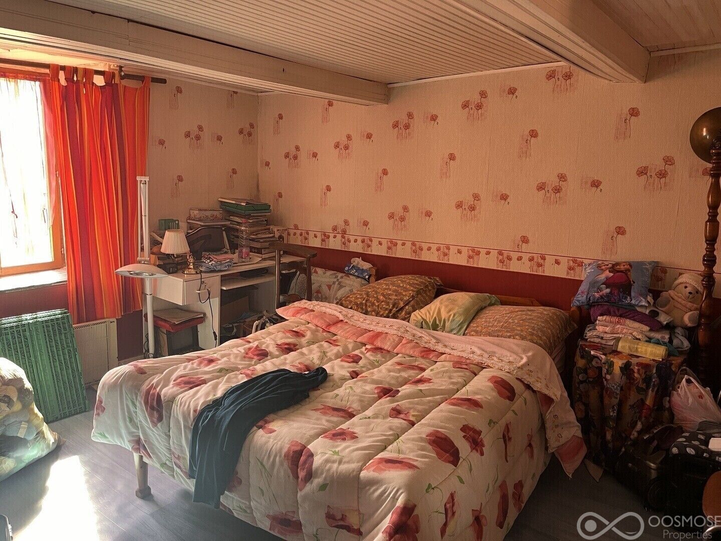 Maison à rénover avec une belle vue sur les collines - Chambre1