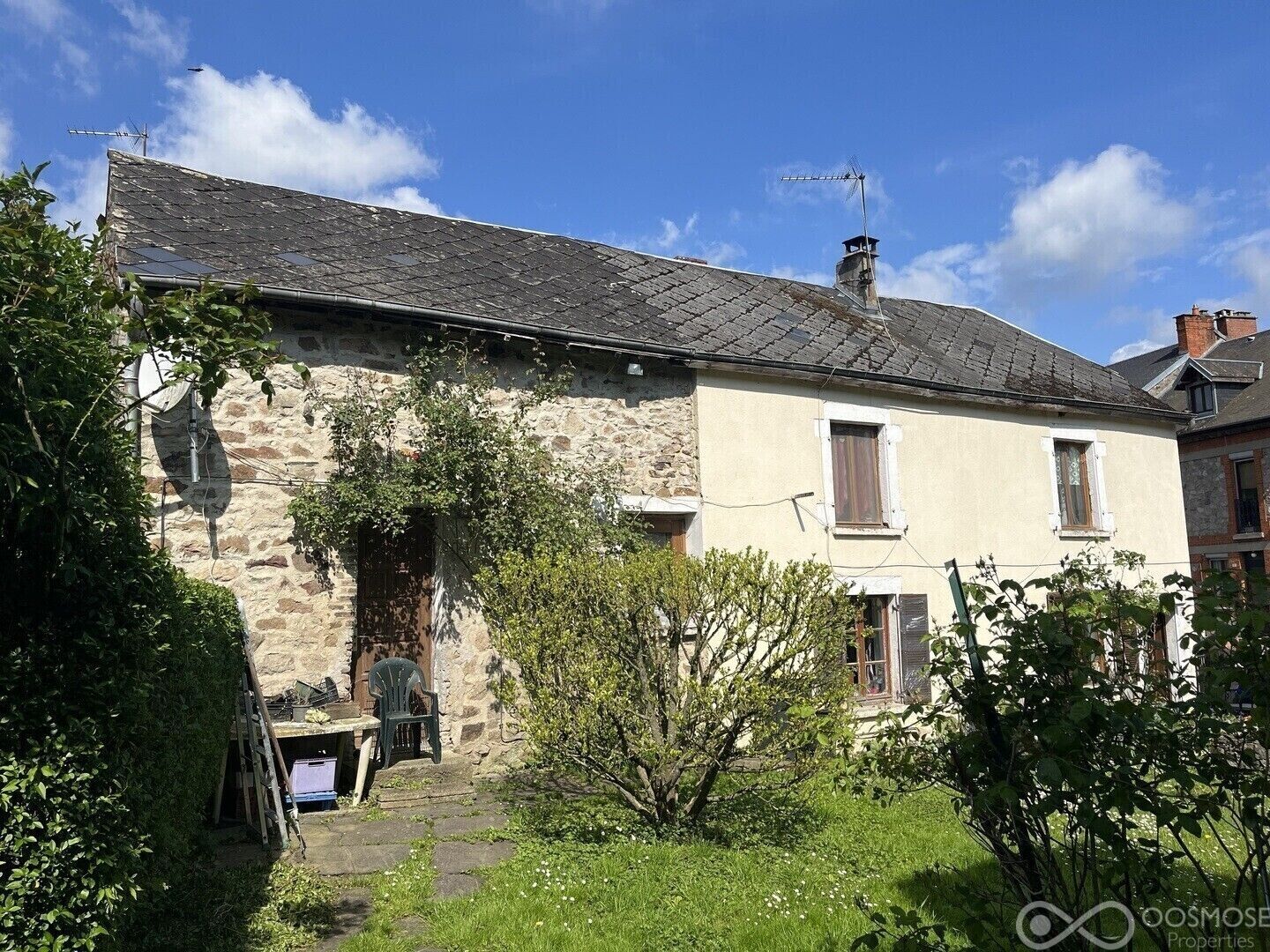 Maison à rénover avec une belle vue sur les collines - Maison1