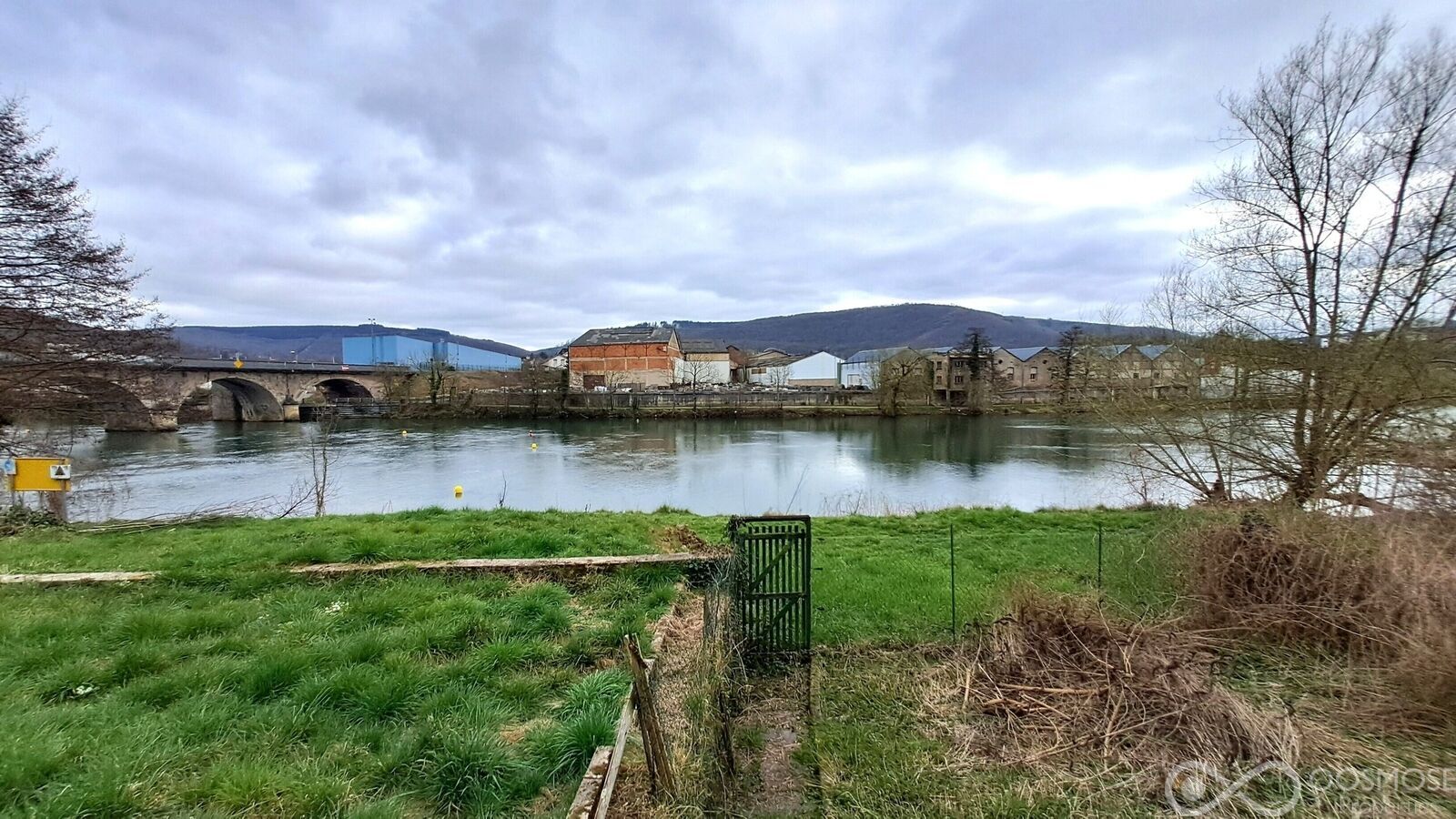 Maison d'environ 91 m² avec vue sur Meuse - 1