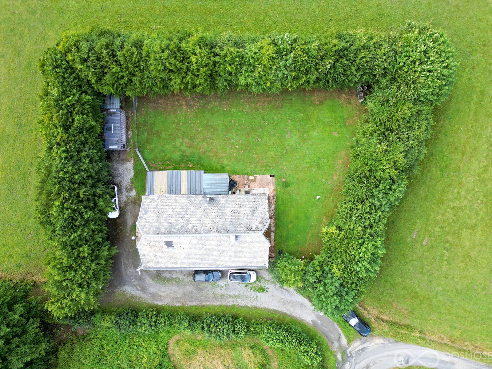 Maison en pierre de 235 m² avec jardin - Dji 0541-2