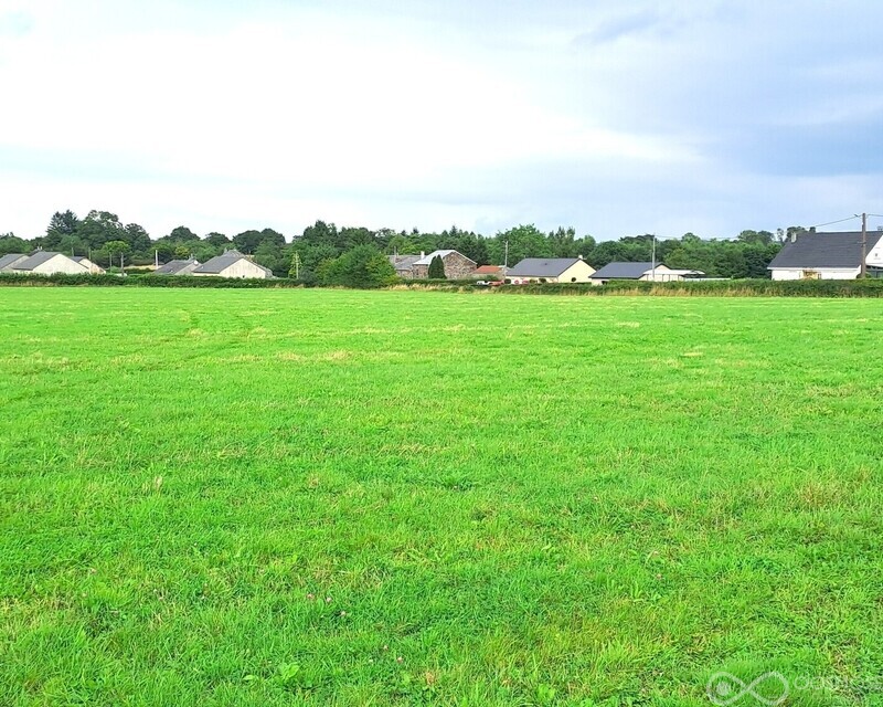 Terrain constructible d'environ 16.889 m² - 4
