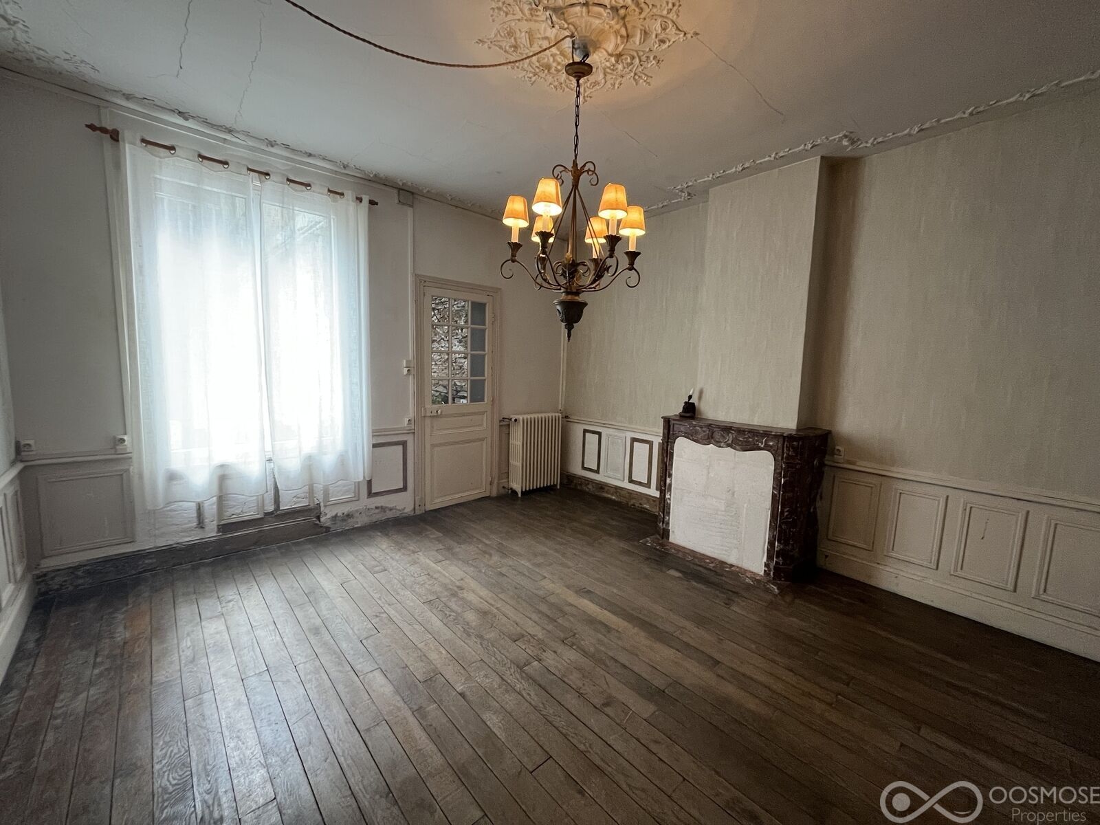 Charmante maison de ville à rénover - Img 1331