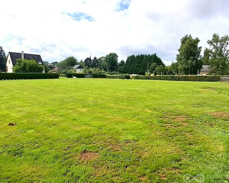 Terrain constructible de 2109 m² - 20250802 163717