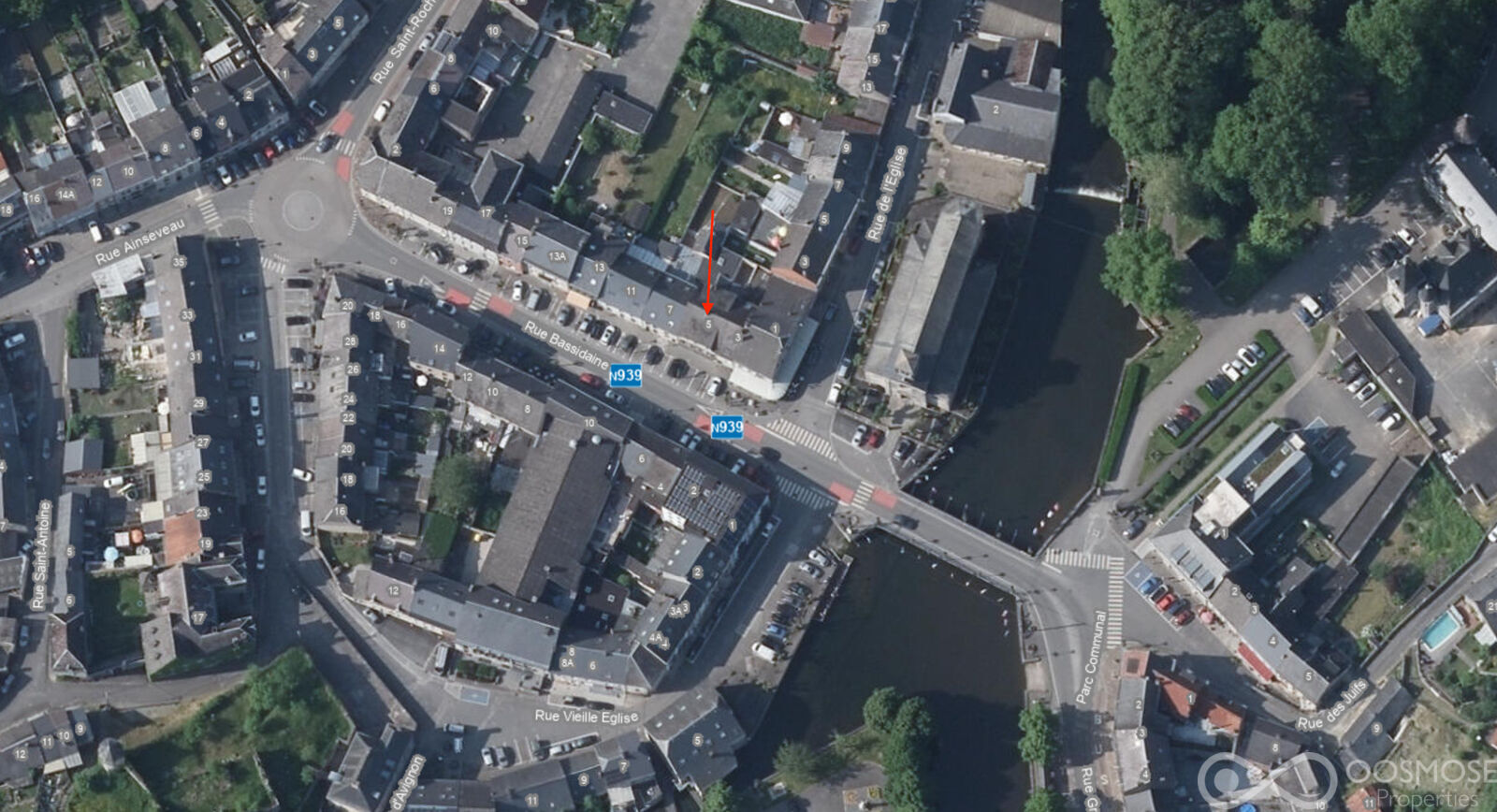 Immeuble 1 commerce et 2 appart. 2ch au centre de Nismes - Sat - rue bassidaine 5 - nismes