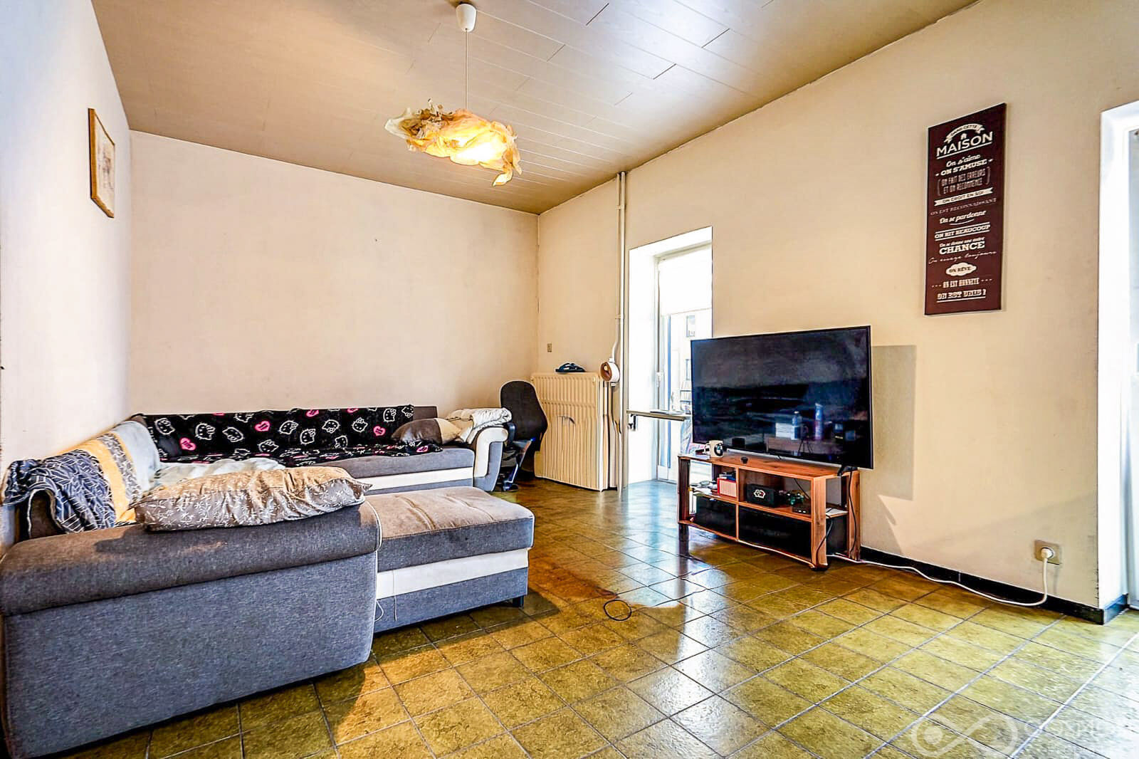 Immeuble 1 commerce et 2 appart. 2ch au centre de Nismes - Final-14