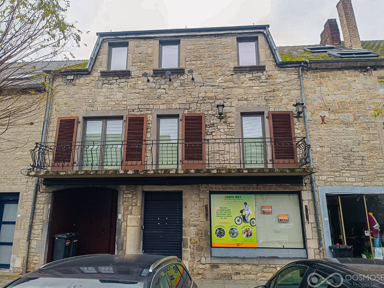 Immeuble 1 commerce et 2 appart. 2ch au centre de Nismes - Final-13