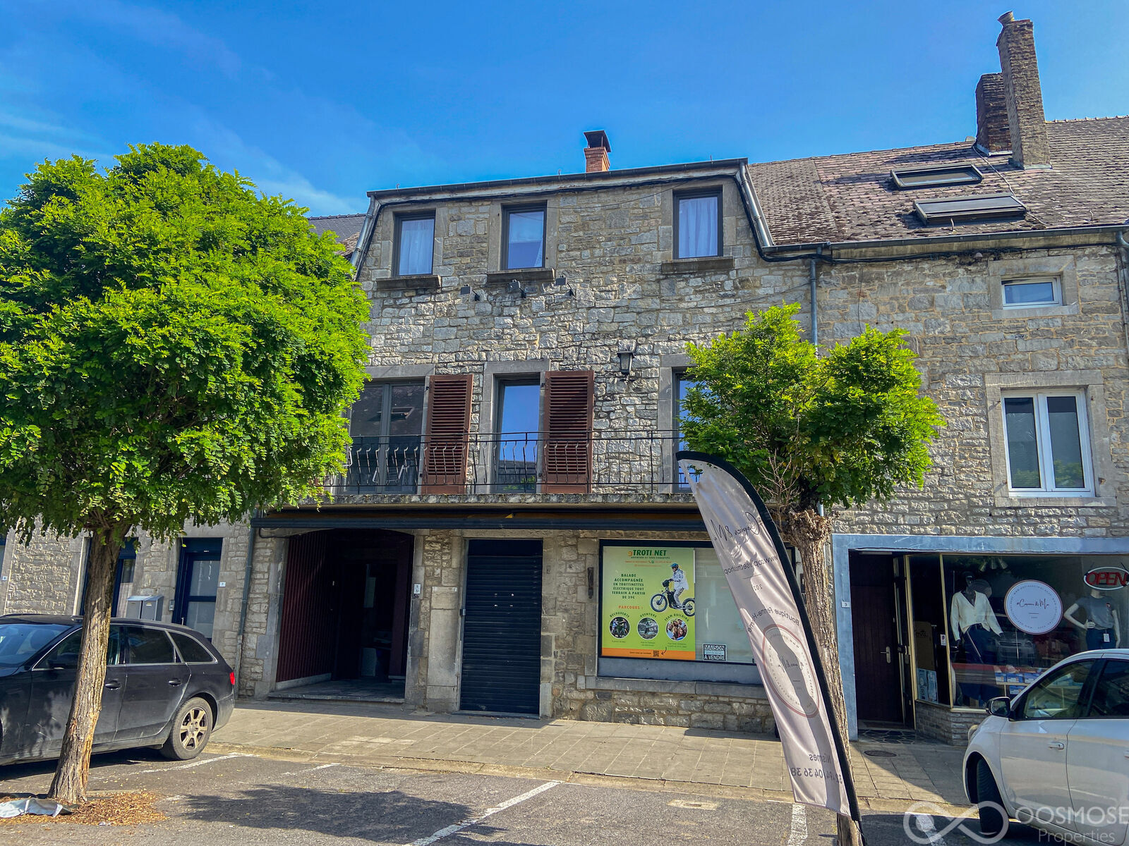 Immeuble 1 commerce et 2 appart. 2ch au centre de Nismes - Final-23