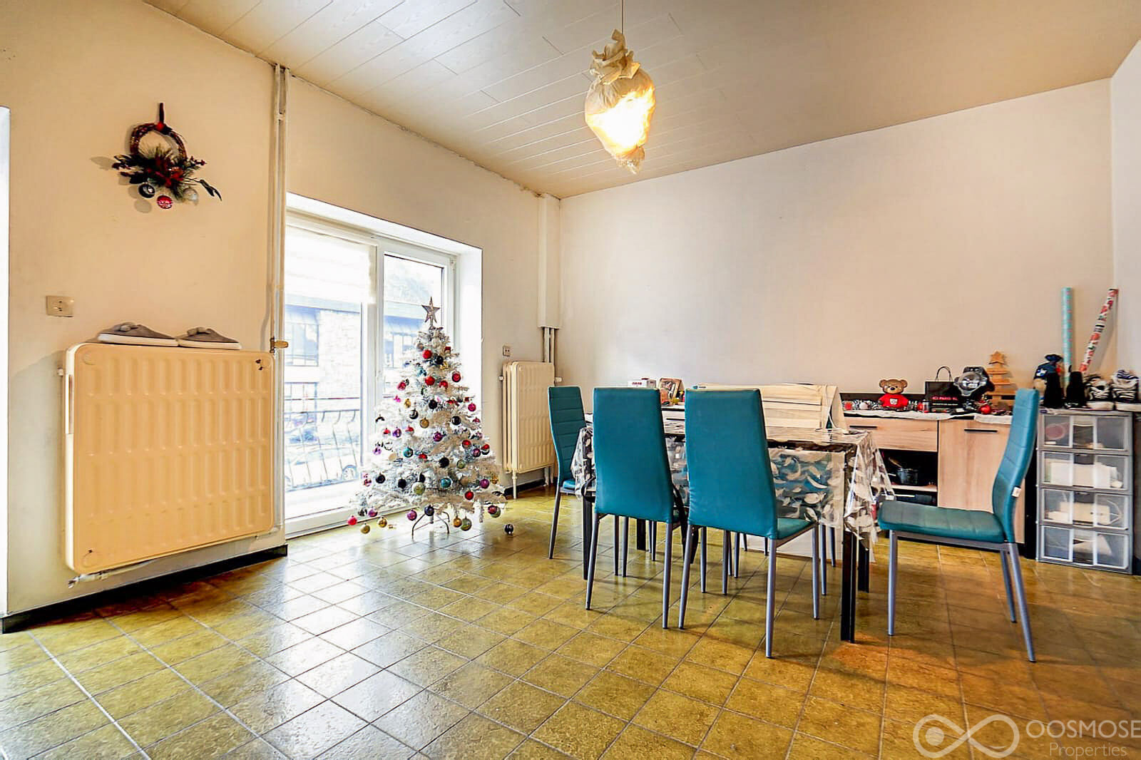 Immeuble 1 commerce et 2 appart. 2ch au centre de Nismes - Final-05