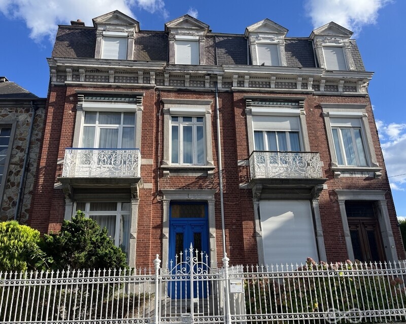 Belle maison de maître dans le centre ville - Img 1914