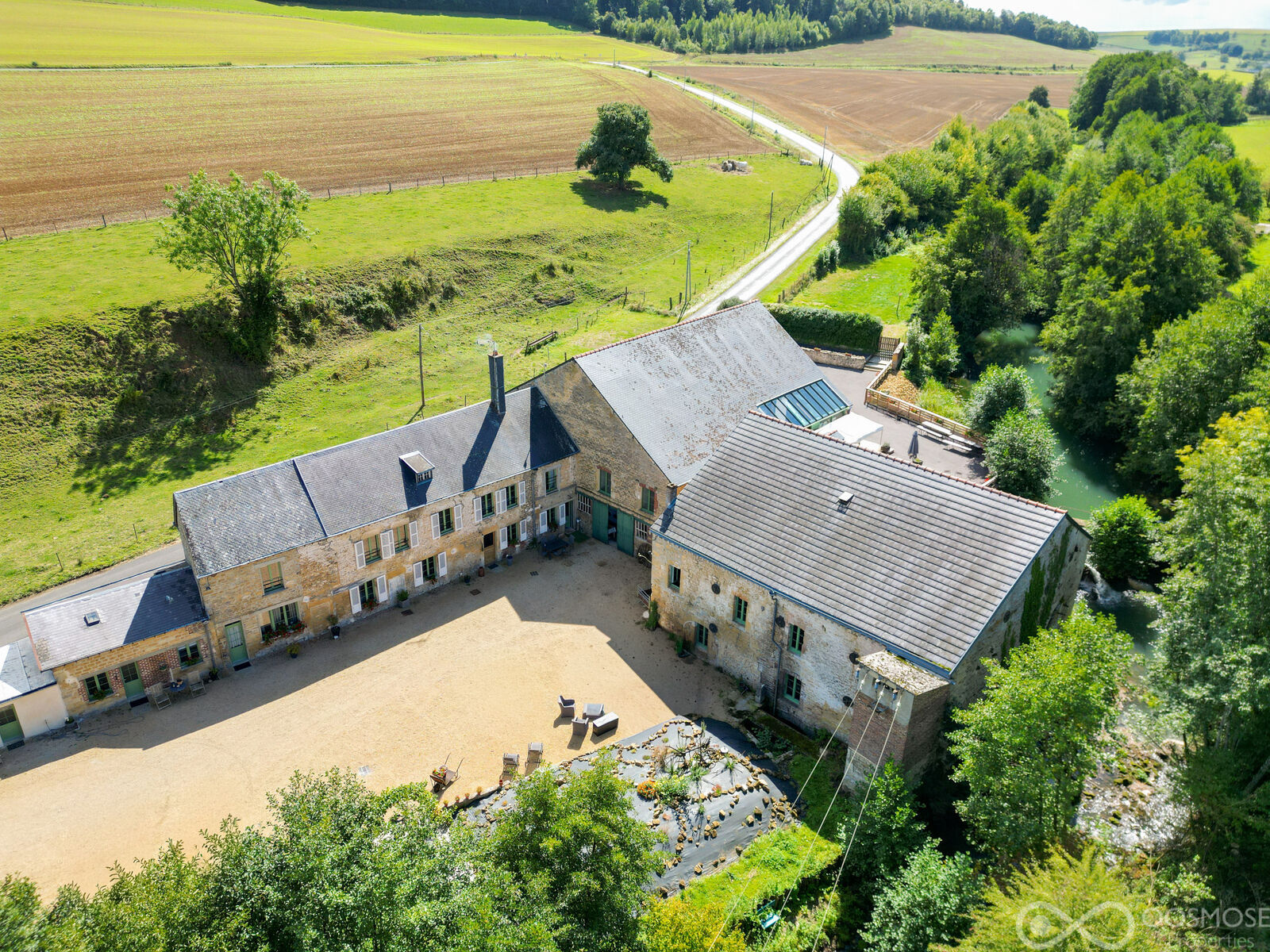 Ardennes Françaises - Ancien Moulin sur 1,5 ha av salle de mariage  - Final-12