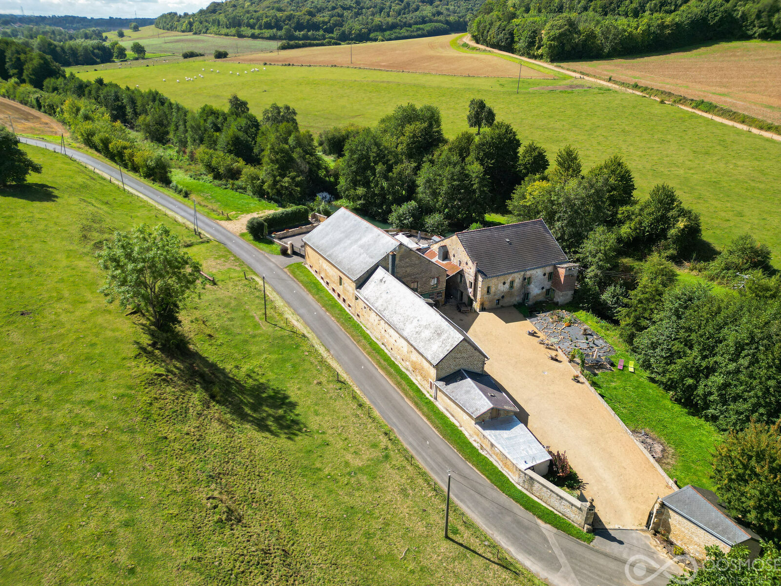 Ardennes Françaises - Ancien Moulin sur 1,5 ha av salle de mariage  - Final-11