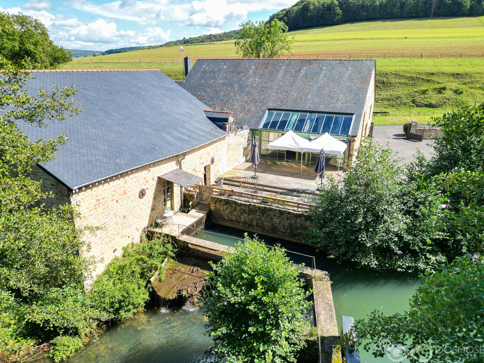 Ancien Moulin sur 1,5 ha av salle de mariage  - Final-09