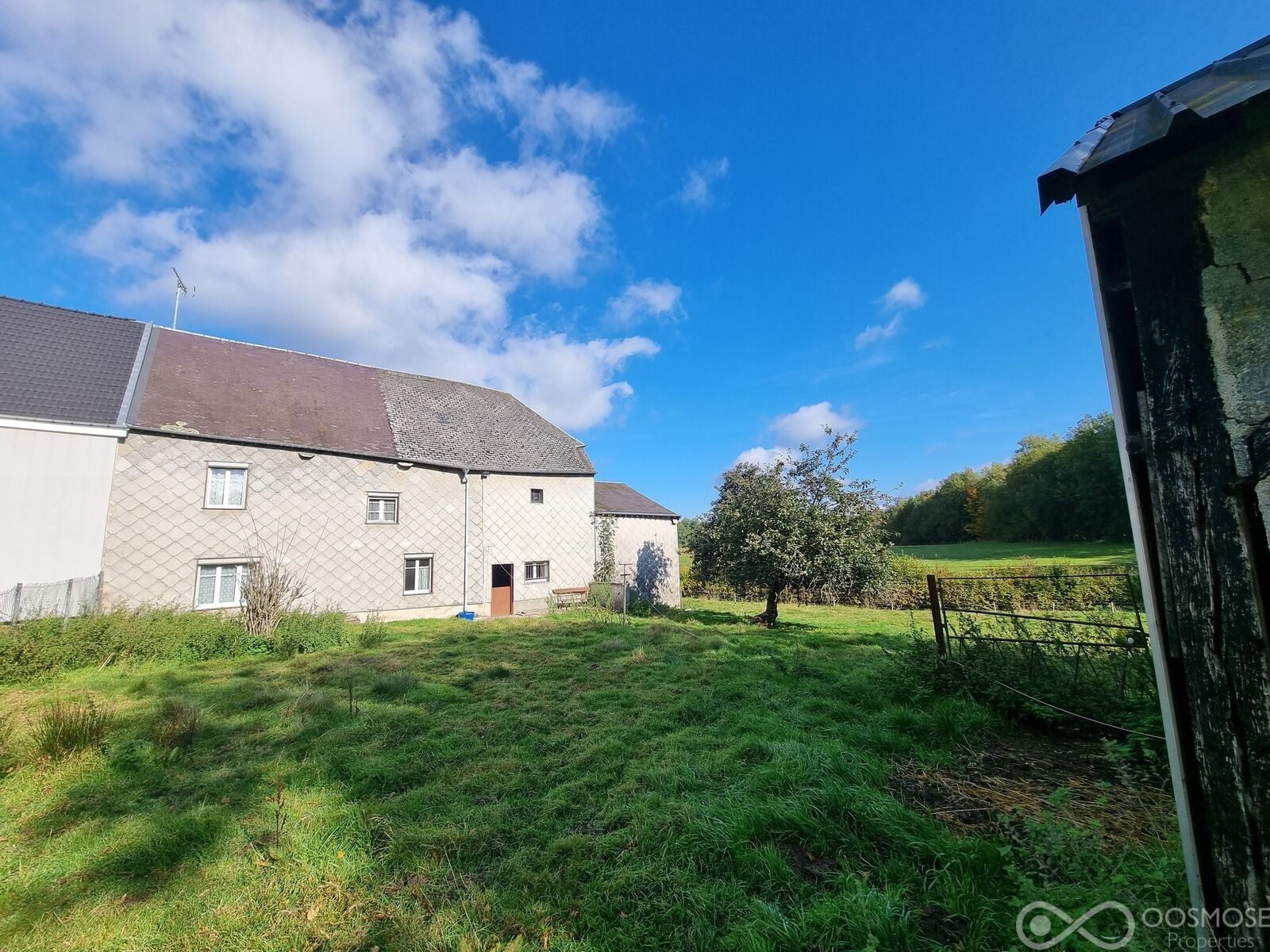 Maison en pierre mitoyenne  - 20251009 114145