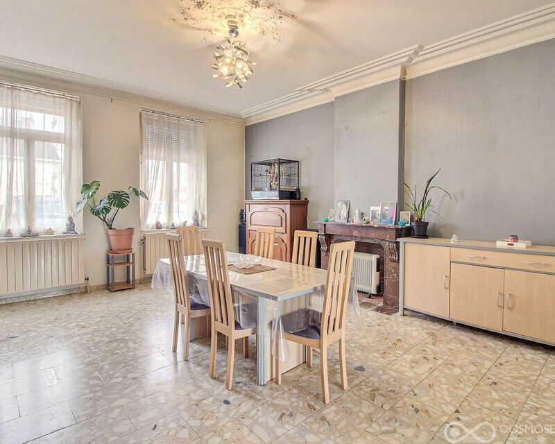 Spacieuse maison 480m2, 4ch+ av cour située au centre du village - Final-32