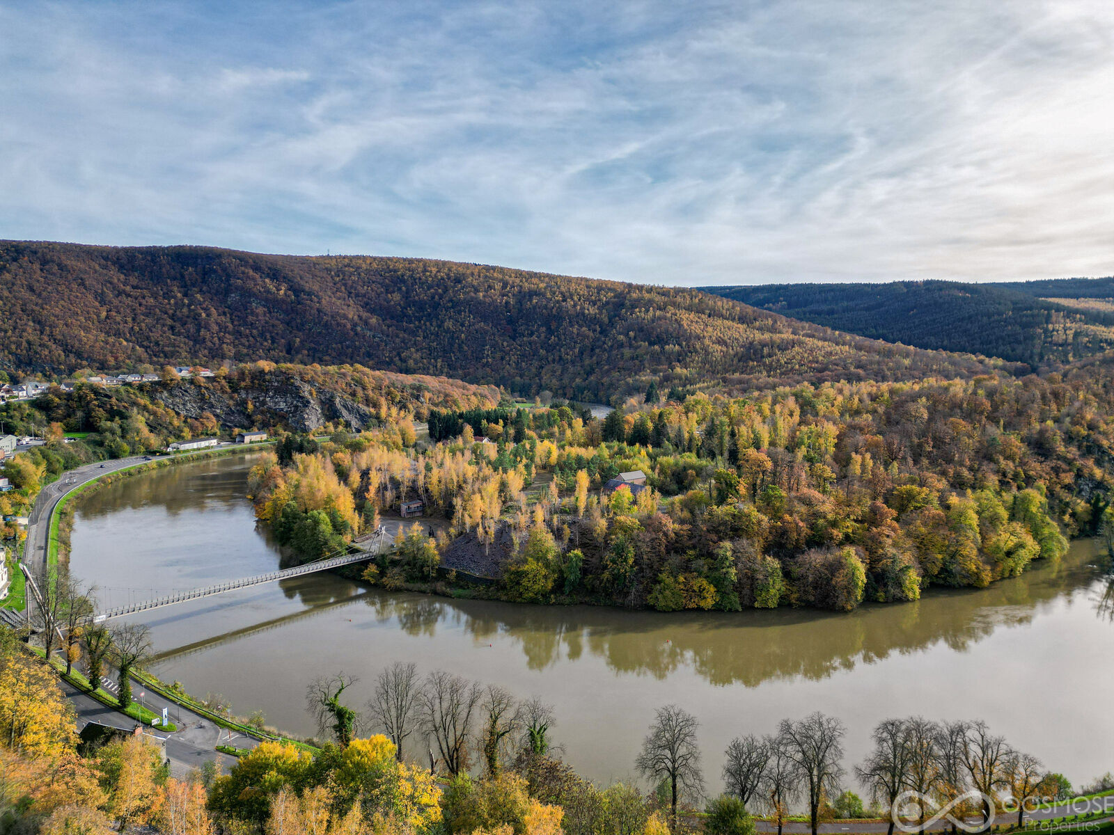 Murs et Fonds de commerce de 550 m² pour tout types d'activités - Final-81