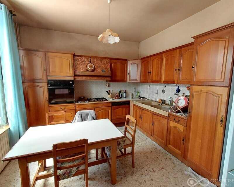 Maison de 175 m² de superficie totale avec nombreuses dépendances - 9