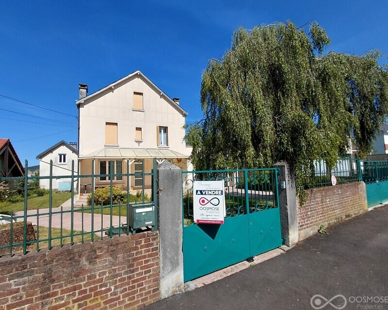 Maison de 175 m² de superficie totale avec nombreuses dépendances - 1