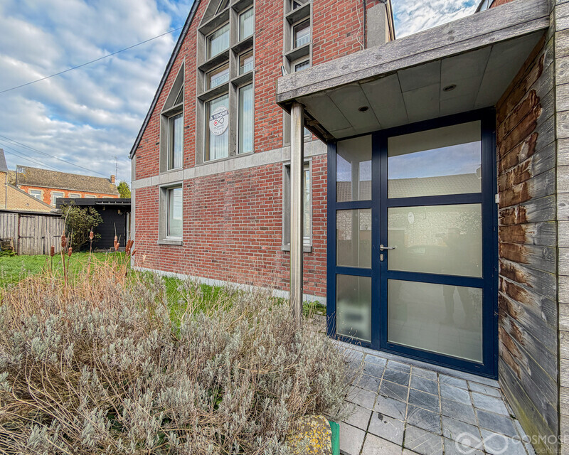 Belle maison au coeur d'un village avec garages - Final-179