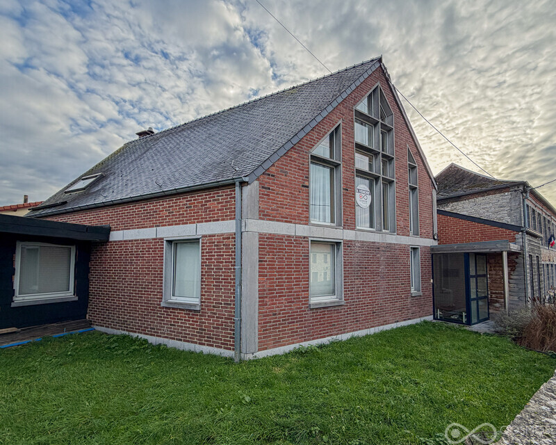 Belle maison au coeur d'un village avec garages - Final-180