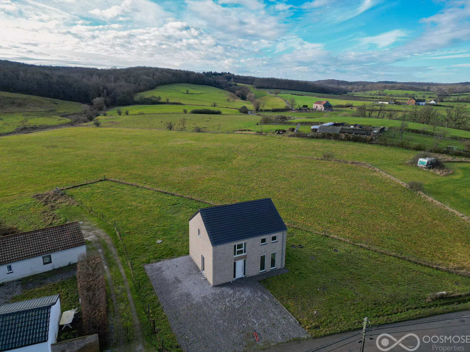 Maison neuve basse énergie 3ch sur 11a 28ca av vue sur les campagnes - Final-459