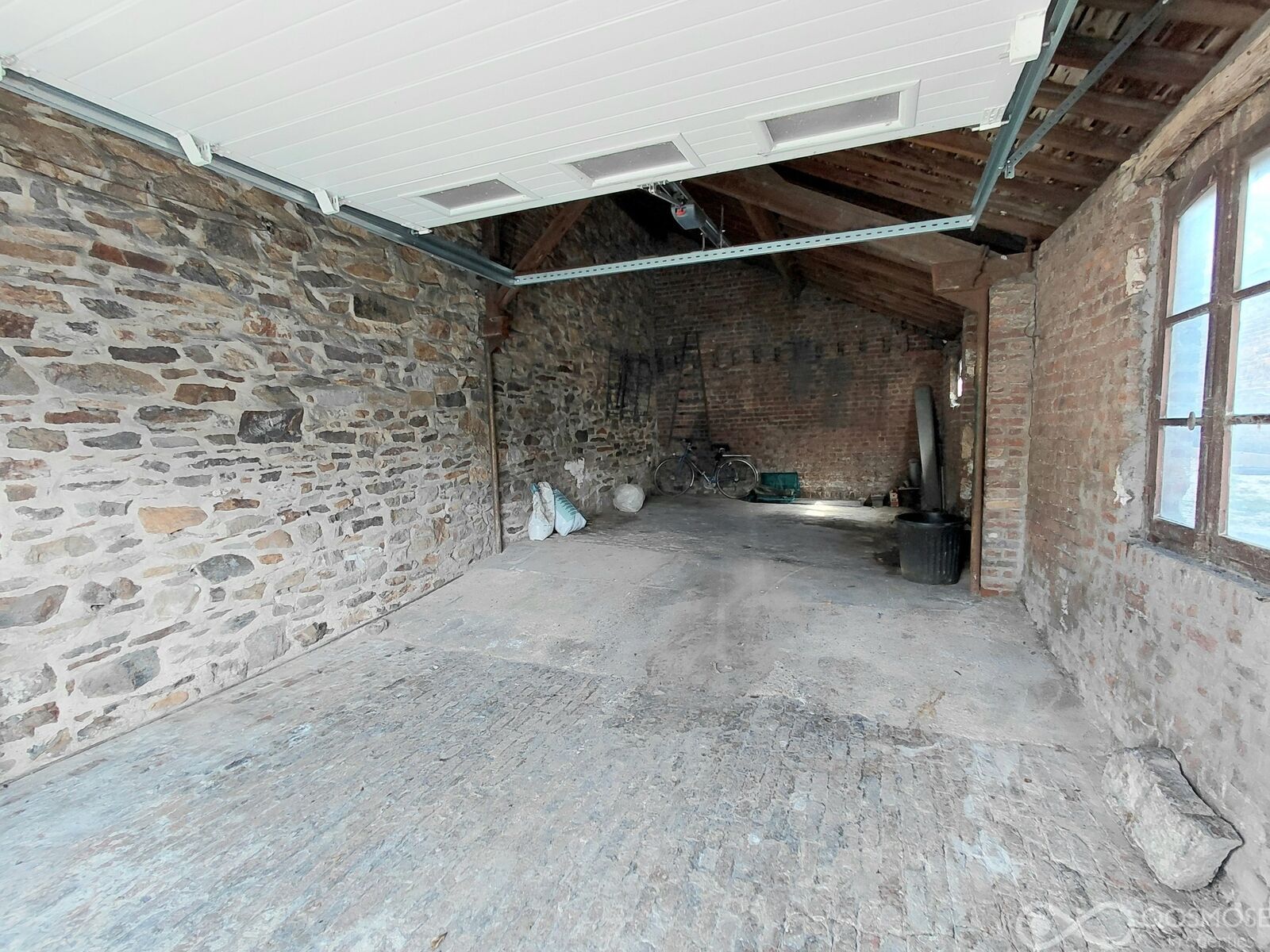 Maison bourgeoise de 182 m² avec jardin et garage - 20260328 134348