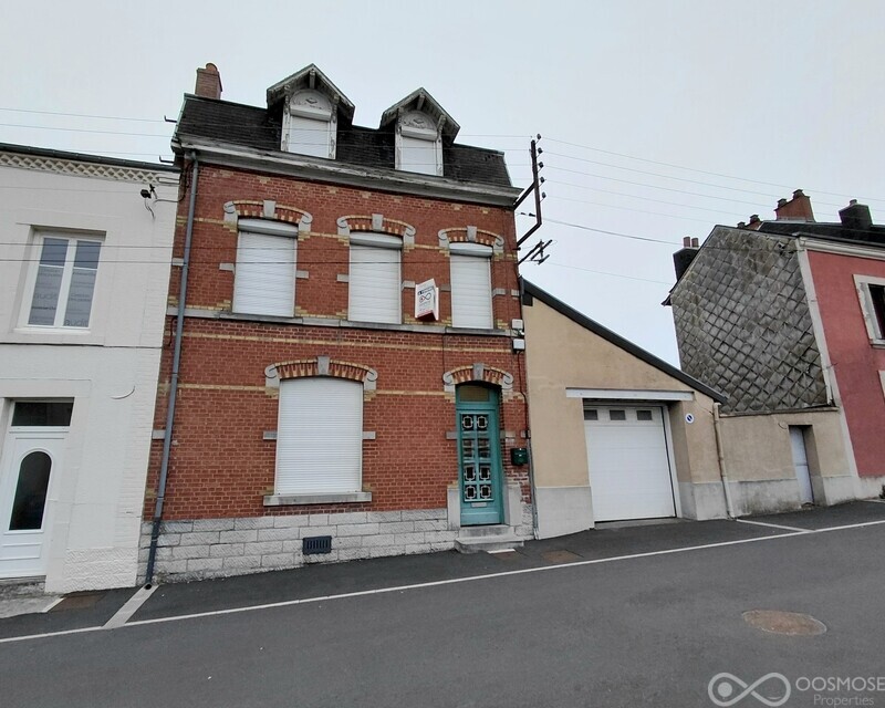 Maison bourgeoise de 182 m² avec jardin et garage - 20260329 191718 1 