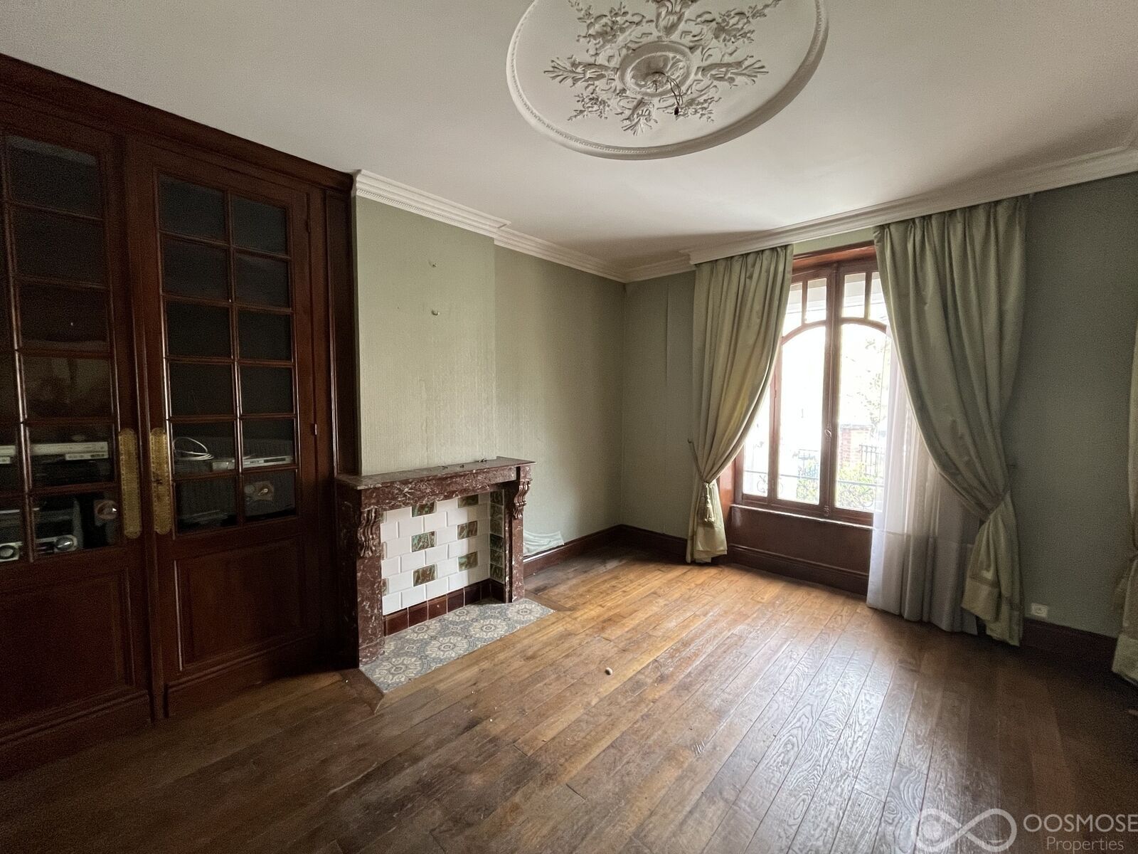 Bien d'exception avec grand jardin et garage - 266d3197-1567-43e2-9c1a-ca02c4dc86c3