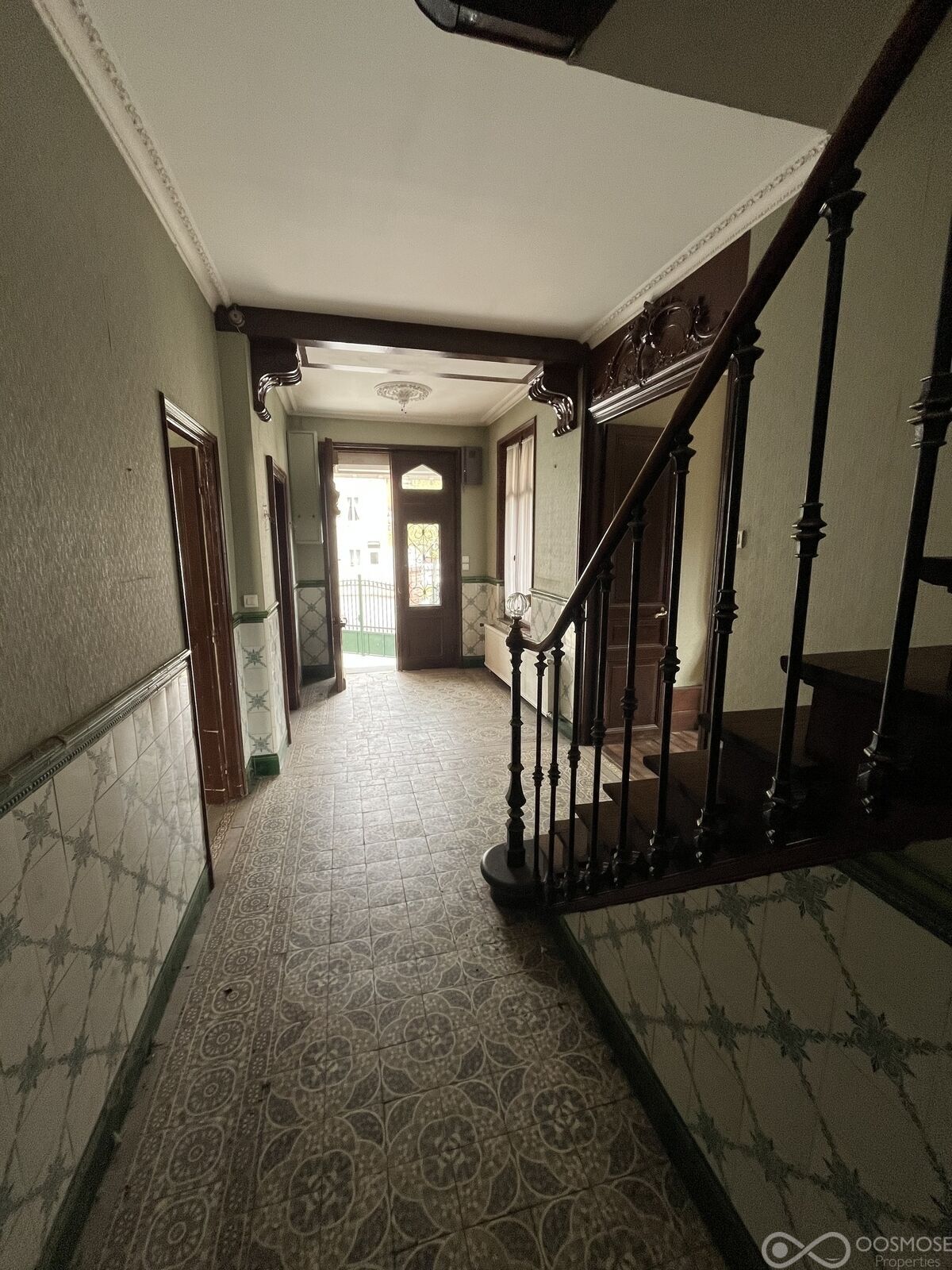 Bien d'exception avec grand jardin et garage - 4b6ae5cc-dfee-429b-a7ad-547b50225a7a