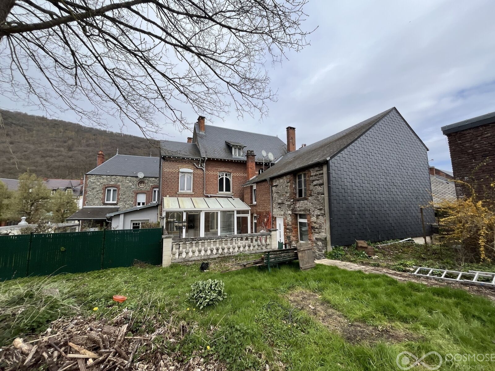 Bien d'exception avec grand jardin et garage - 2bd25127-ecf0-4e51-85b4-c83b42019e0c