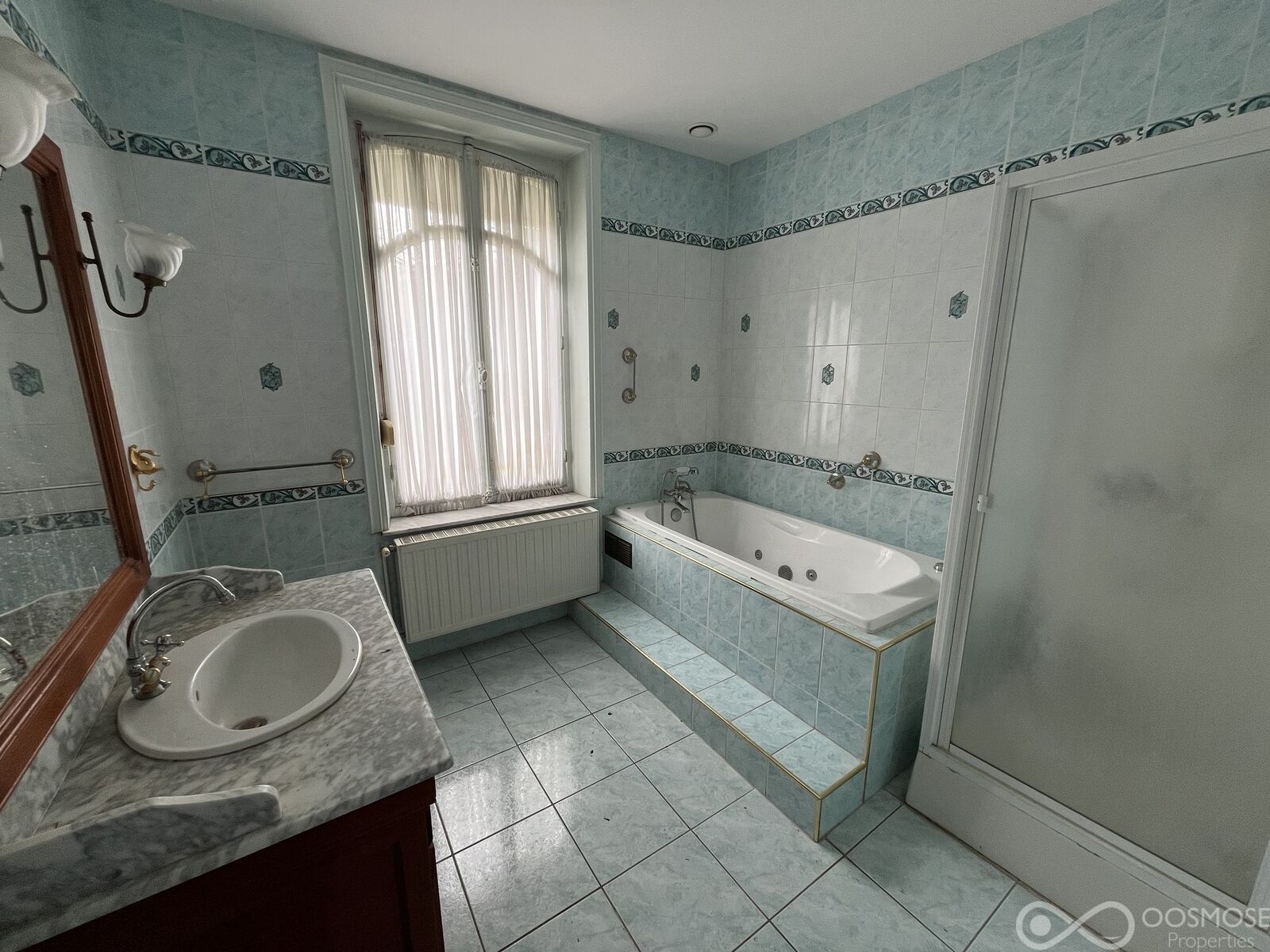 Bien d'exception avec grand jardin et garage - Afb51ba3-0477-435b-96a4-adf65c961847