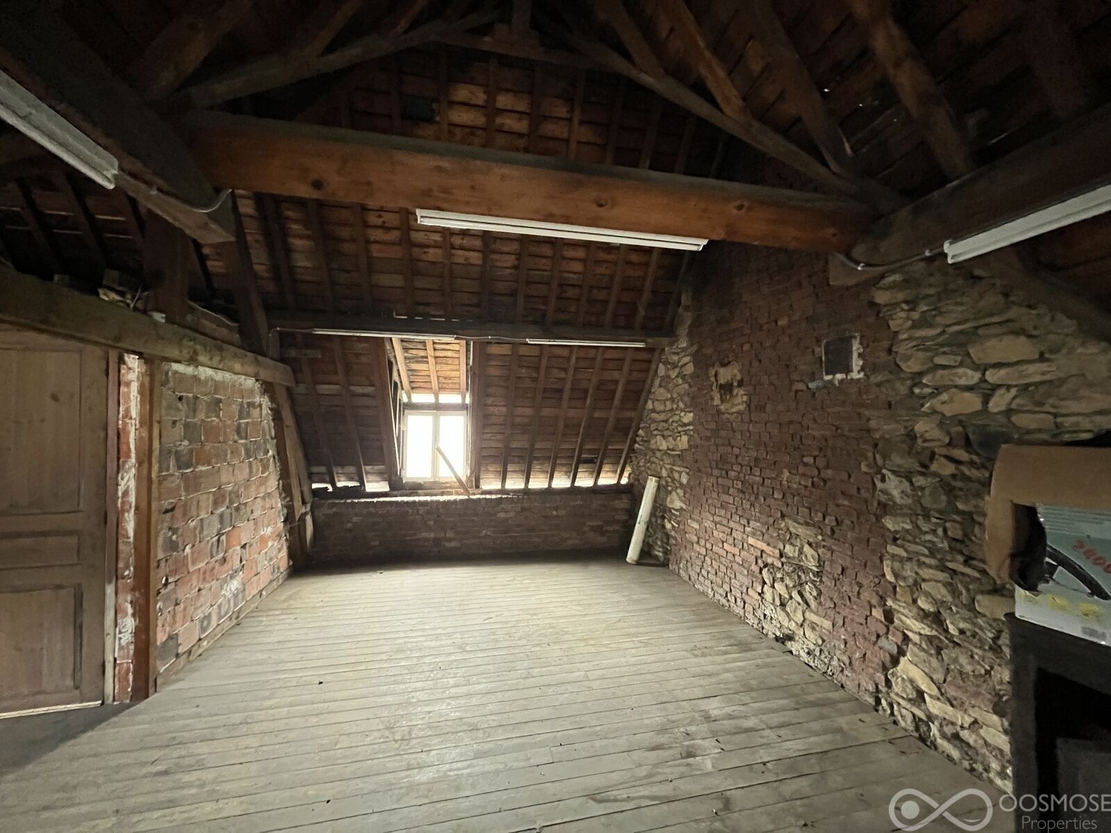 Bien d'exception avec grand jardin et garage - 23ca67cb-d4f4-4ec3-93df-b611344d696d