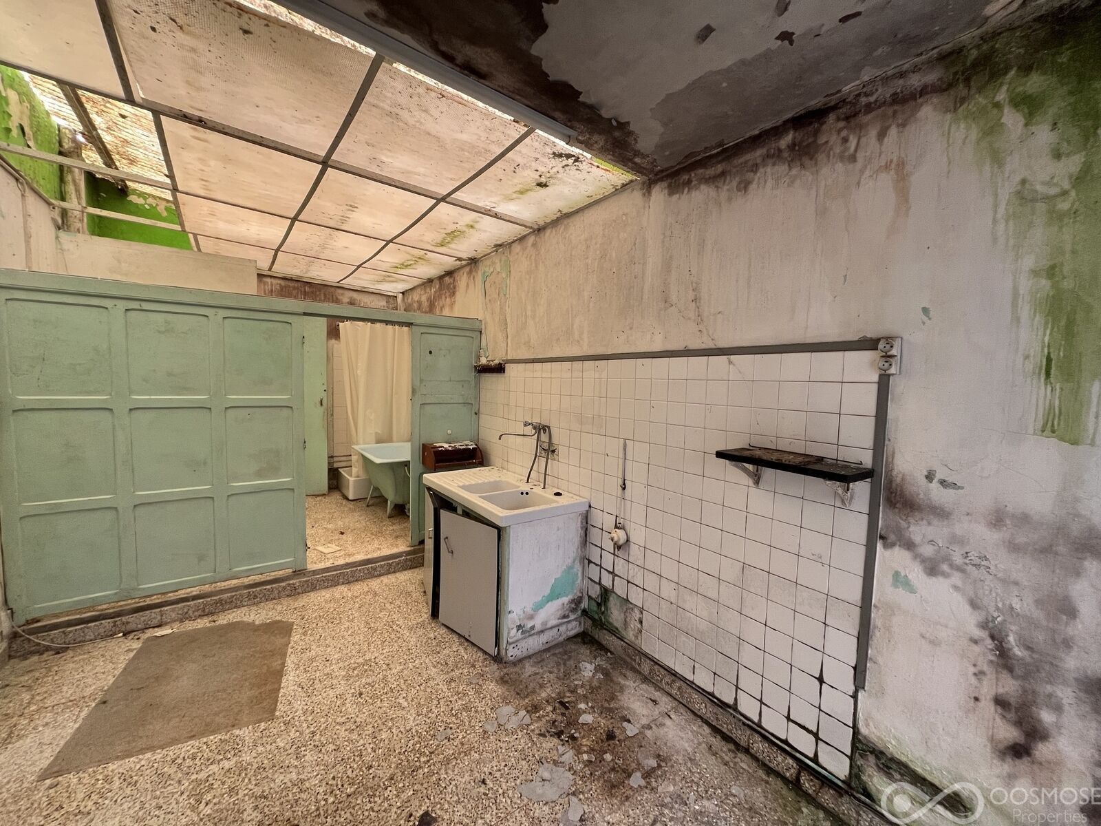 Maison complètement à rénover - Img 4907